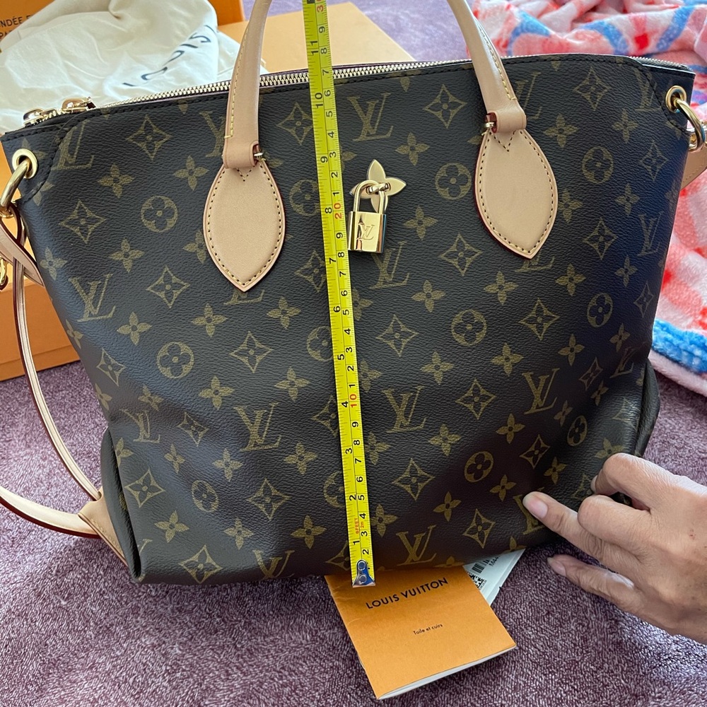Purse - Picture 3 of 4